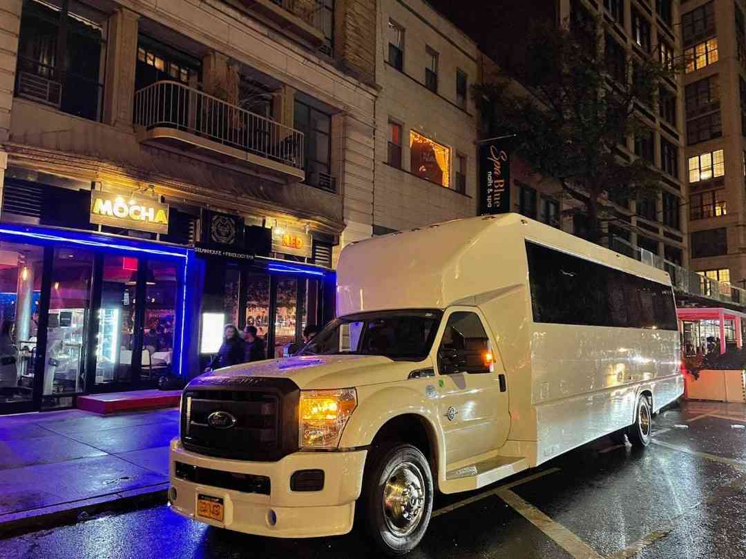 FORD 25 PASSENGER LIMO BUS