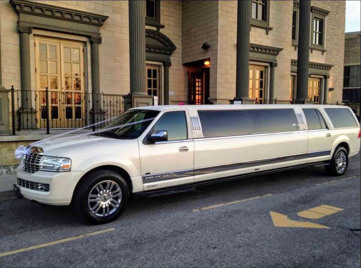 Wedding Limo Service Vancouver City Tours & Sightseeing